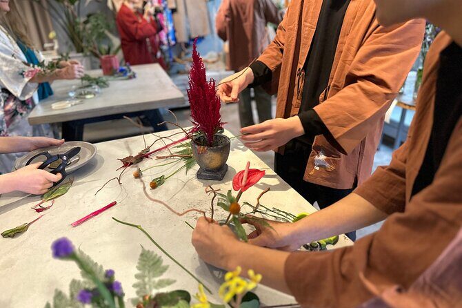 Japanese flower arranging (Ikebana) Experience/Workshop in Tokyo - The mindful rhythm: turning off Tokyo noise with placement and asymmetry