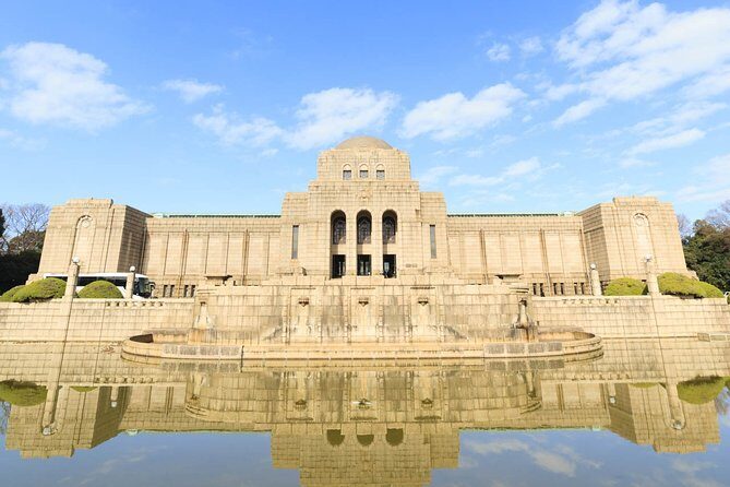 Japanese Garden & Western Architecture: Akasaka exploration tour - Hotel New Otani Japanese Garden: 400 years of waterfalls and seasonal color