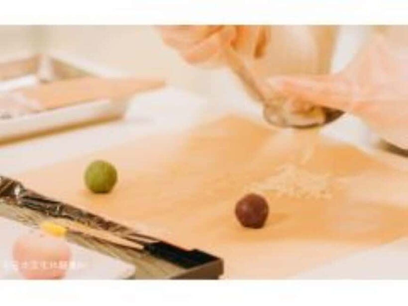 Japanese Traditional Sweets making - Classroom reality: seeing instructions, managing your coat, and keeping the pace