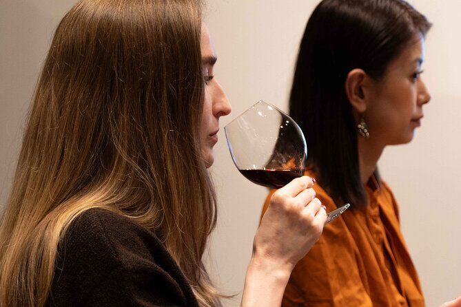 Japanese Wine Omakase in Shibuya – Guided Tasting, Not Sake - The Intimate 12-Guest Room: Why the Setting Matters
