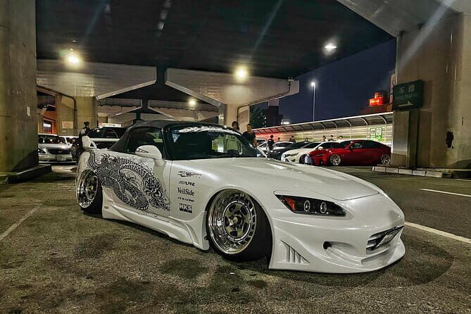 JDM Car Meet Up Tour in Osaka - America-mura for a 1-hour reset: youth streets after the car scene