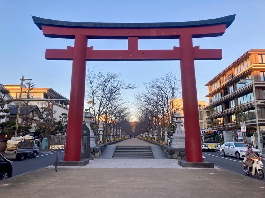Kamakura: Half day Walking tour & Japanese sweets - Tsurugaoka Hachiman-gū: 800 Years of Samurai-Era Meaning
