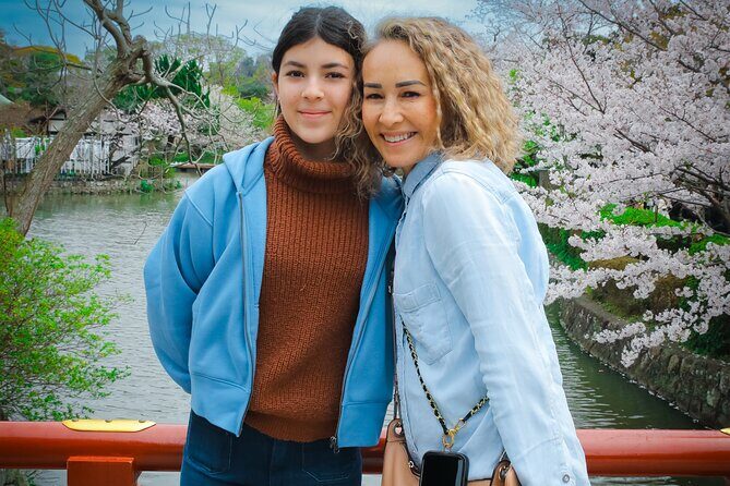Kamakura Tour with Pro Photographer: Tsurugaoka Hachimangu shrine - Your portrait session: poses, angles, and multiple photo stops