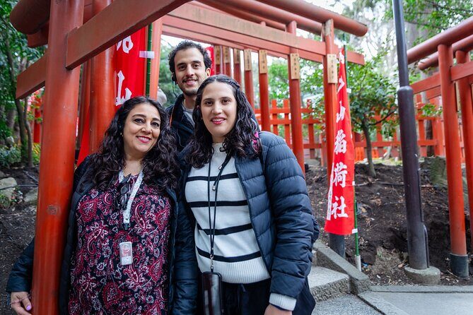 Kamakura Tour with Pro Photographer: Tsurugaoka Hachimangu shrine - Komachidori: a short pause for snacks and small shopping