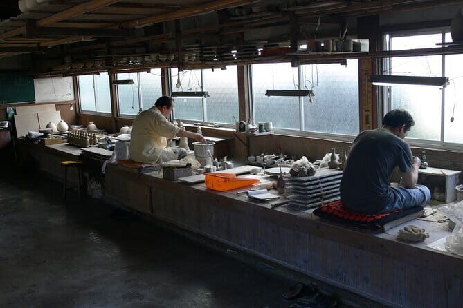 Kanazawa Art : Long Tradition of Potter's Wheel Experience - Why this Kutani kiln feels different from the usual “pottery class”