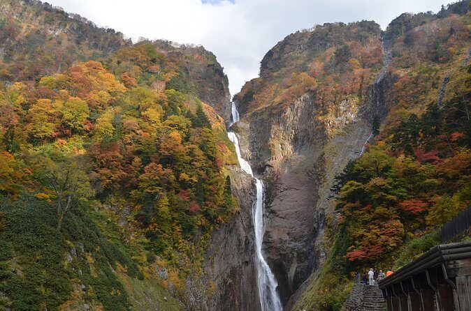 Kanazawa Day Tour: Shomyo Falls & Tateyama Mountain Walks - Price and value: what $250.39 actually buys you