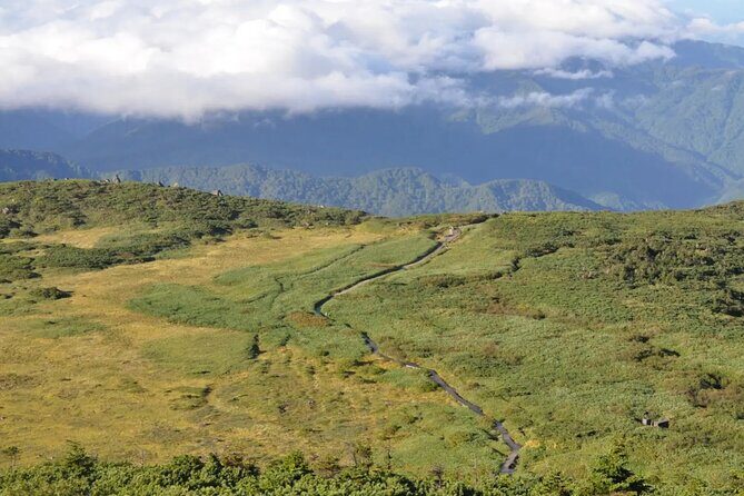 Kanazawa Day Tour: Shomyo Falls & Tateyama Mountain Walks - What to pack so you stay comfortable at every altitude