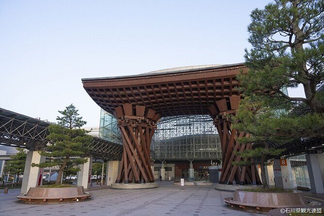 Kanazawa Half Day E-bike Tour - Starting at Kanazawa Station: Tsuzumi Gate and Motenashi Dome