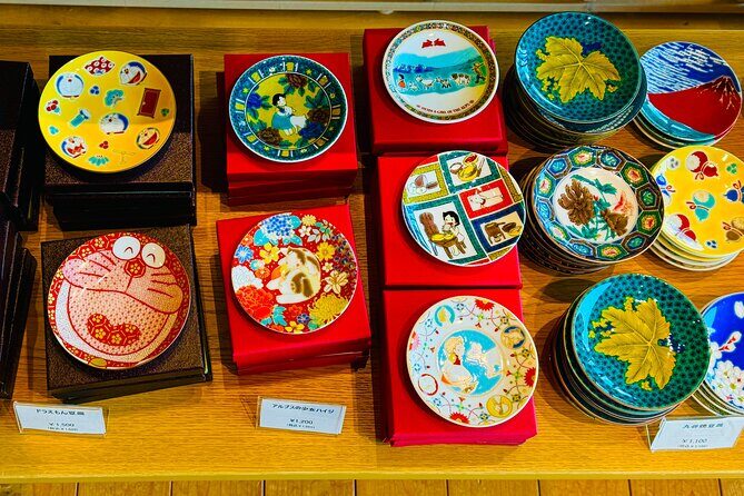 Kanazawa Half Day Private Tour - Castle, Garden, Geisha District - Higashi Chaya District: tea-house streets, narrow lanes, and old wood
