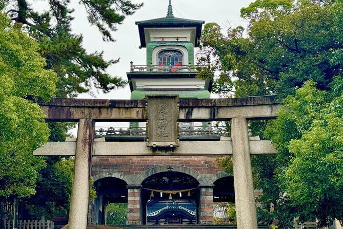 Kanazawa Half Day Private Tour - Castle, Garden, Geisha District - Oyama Shrine: Maeda Toshiie and a gate with a cross-cultural twist