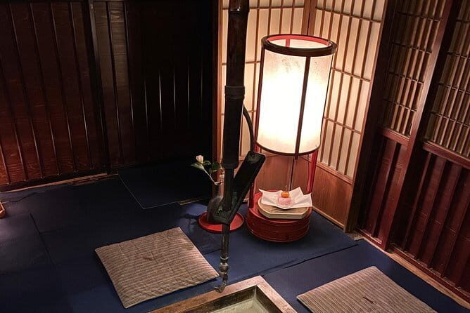 Kanazawa Half-day Tour: Curated: Gardens, Craft & Geisha District - Gold-Leaf Ice Cream and Food Reality Checks