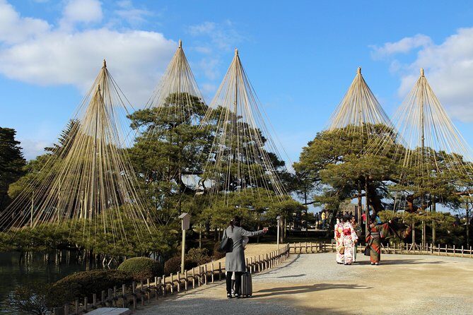 Kanazawa Like a Local: Private & Personalized Experience 2-3 hrs - The Asano River bridge crossing: iconic scenery with everyday life