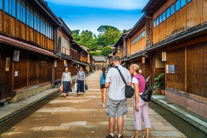 Kanazawa Night Foodie Tour (Private Option Available) - Final Stop at 1-chōme-5-26 Katamachi: Sake, Matcha, and Sweets