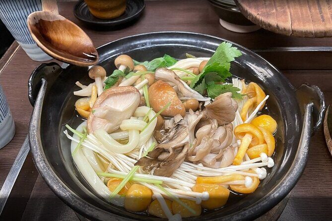 Kanazawa Night Tour with Local Meal and Drinks - Who this Kanazawa night tour fits best