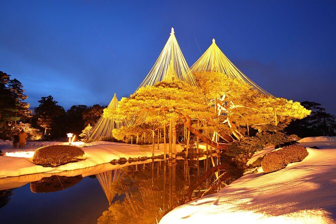 Kanazawa private half day/Photoshoot by professional photographer - Kenrokuen Garden: the iconic garden look, with a time-aware plan