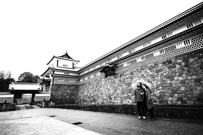 Kanazawa private half day/Photoshoot by professional photographer - Pickup, transportation, and keeping your day smooth