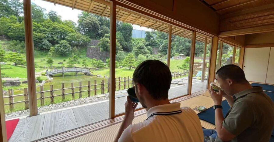 Kanazawa: Samurai, Matcha, Gardens and Geisha Full-Day Tour - Meeting at Kanazawa Station and the Tsuzumi-mon Gate First Look