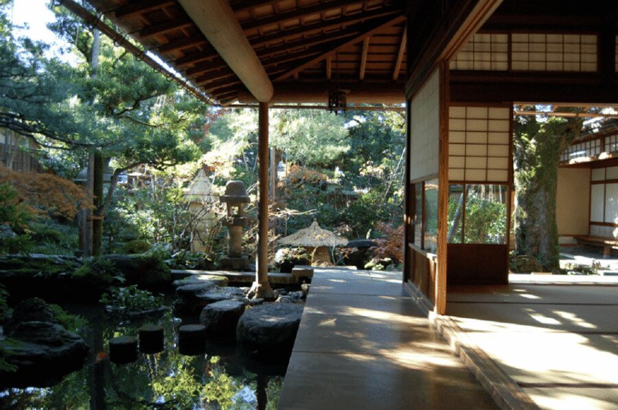 Kanazawa: Samurai Residence Remains Nomura Family admission - Entering the residence: how the visit usually feels