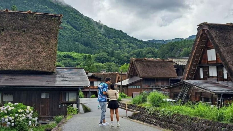 Kanazawa/Takayama: Shirakawago & Takayama Private Day Tour - Price and value: what $580 per group up to 3 actually buys you