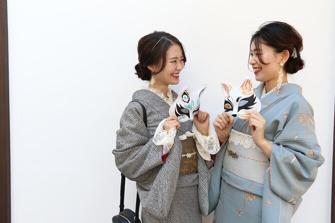 Kanazawa:Family-Friendly Kimono & Yukata Experience at WARGO - Picking your kimono: choose the look, then let staff do the heavy lifting