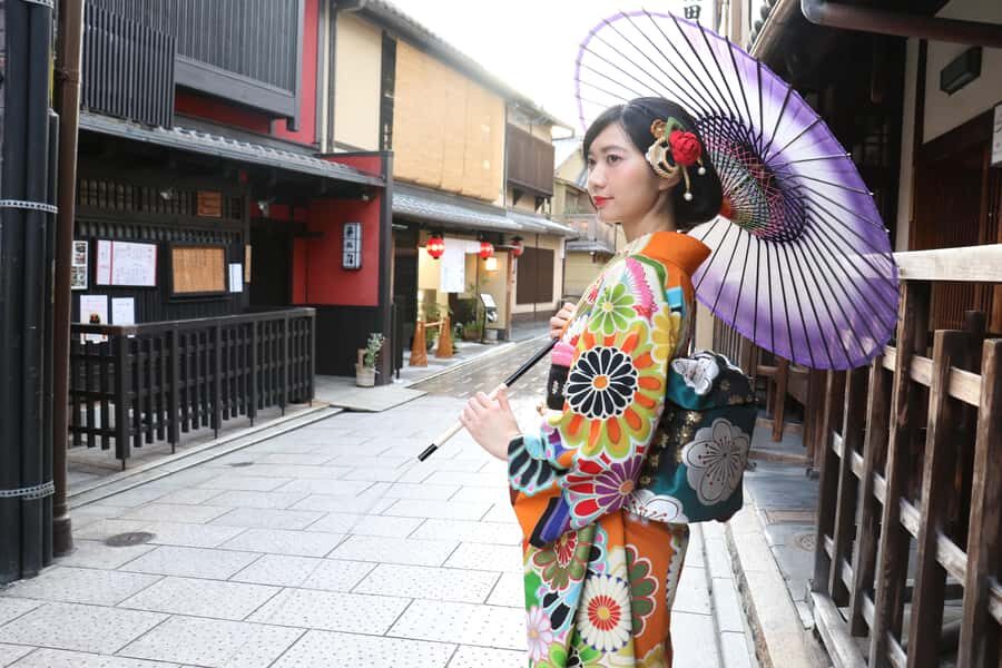 Kanazawa:Traditional Experience -kimono rent at wargo - From the G floor counter to your first proper obi