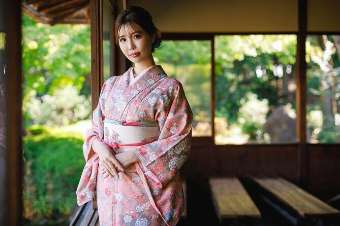 Kimono experience and Photo Session in Osaka - Keitaku-en Garden in Tennoji: four-season portraits on purpose