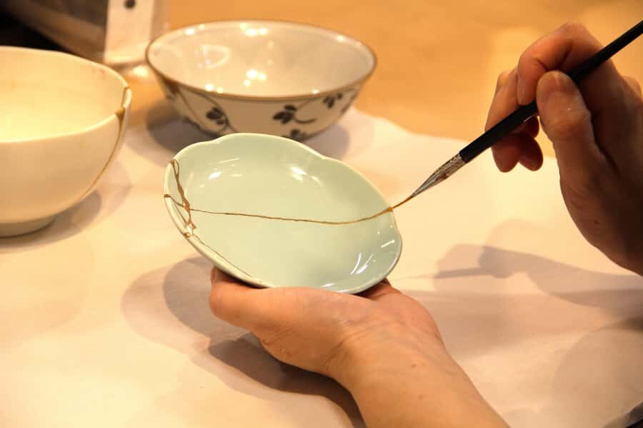 Kintsugi Experience with Arita Ware in Tokyo (English Guide) - Finding meaning in broken porcelain at Nihonbashi Mutoh