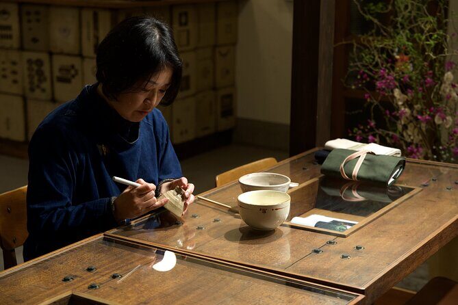 Kintsugi Workshop: Beauty in Brokenness - Osaka Kintsugi Workshop: Turning Breaks Into Golden Lines