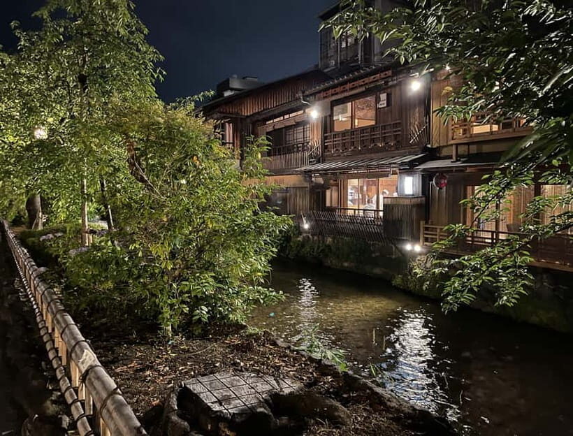 Kioto: Gion Tour, recorrido a pie (Español/Castellano) - Tatsumi Jinja and Tatsumi Hashi: calmer scenery, good storytelling