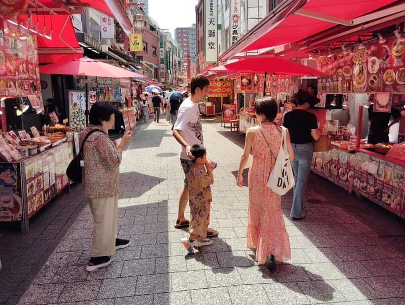 Kobe: 1-Day Guided Tour - Enjoy Kobe to the fullest - The slate exterior of Uroko-no-Ie and why it matters