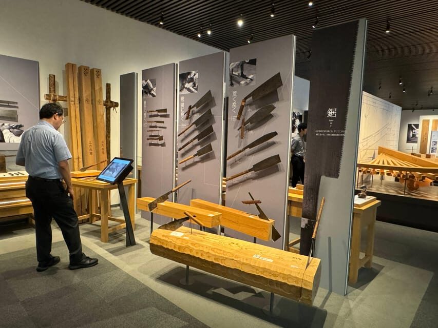 Kobe: Private Guided Tour of Takenaka Carpentry Tools Museum - Arriving at JR Shin-Kobe and meeting your guide