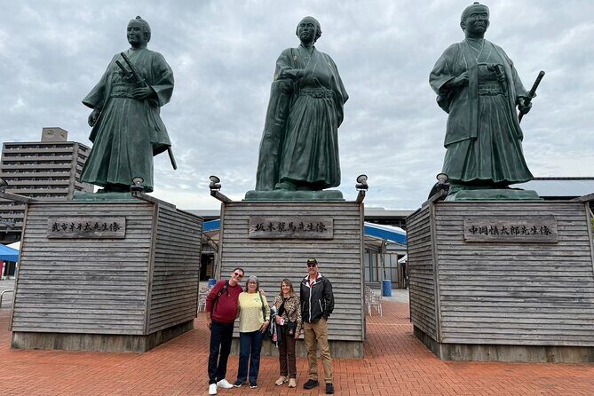 Kochi Castle, Shrine & Hirome Market: Half-Day Guided Tour - Logistics that matter: meeting point, pickup, and time on your side