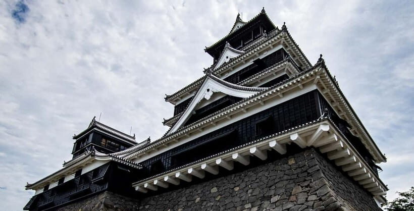 Kumamoto: Castle Admission Ticket - The castle grounds first: stepping into a 1607 timeline