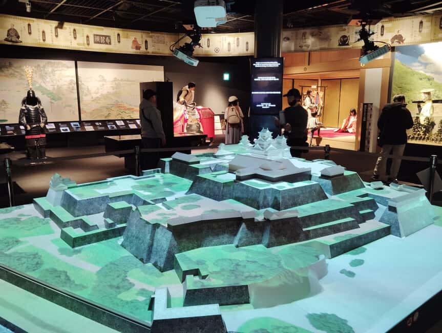 Kumamoto Castle, Samurai Legacy & Restoration Tour - Wakuwakuza Museum sets the samurai scene with Kato Kiyomasa