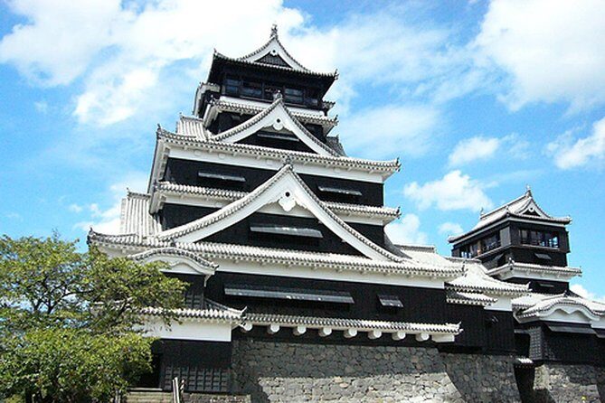 Kumamoto Full-Day Private Tour with Government-Licensed Guide - Kumamoto Castle: start with scale and story