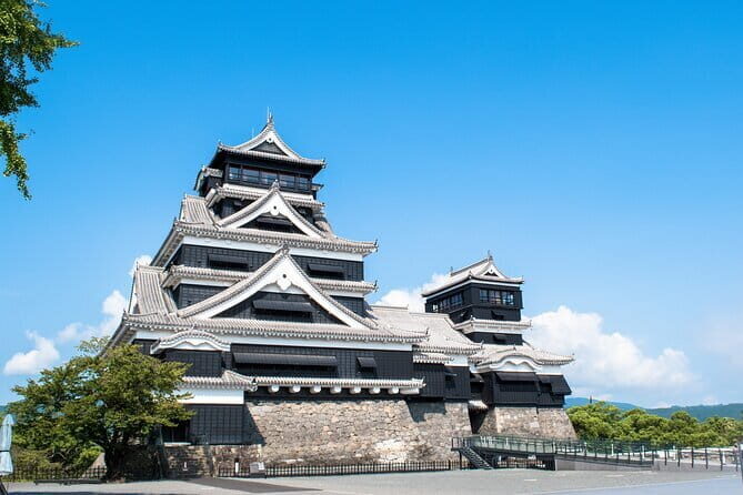 Kumamoto : Iconic Statues World of Pirates Adventure Tour - Photo strategy: how to get the shot without feeling frantic