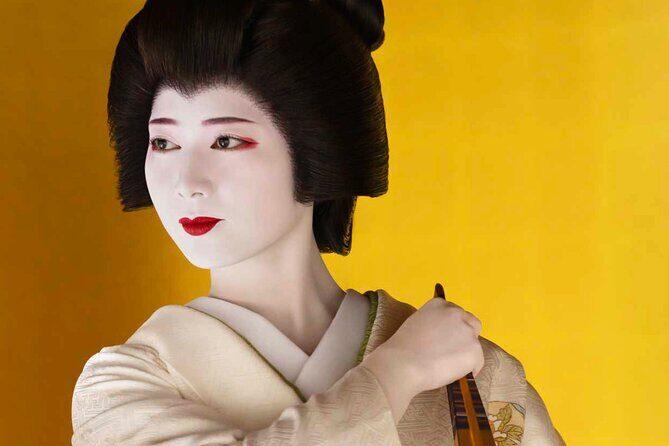 Kyomai Dance by Maiko Geiko and Visits of Gion Art Museum Kyoto - Inside Gion Kagai Art Museum: the kimono and personal-item details that make it real