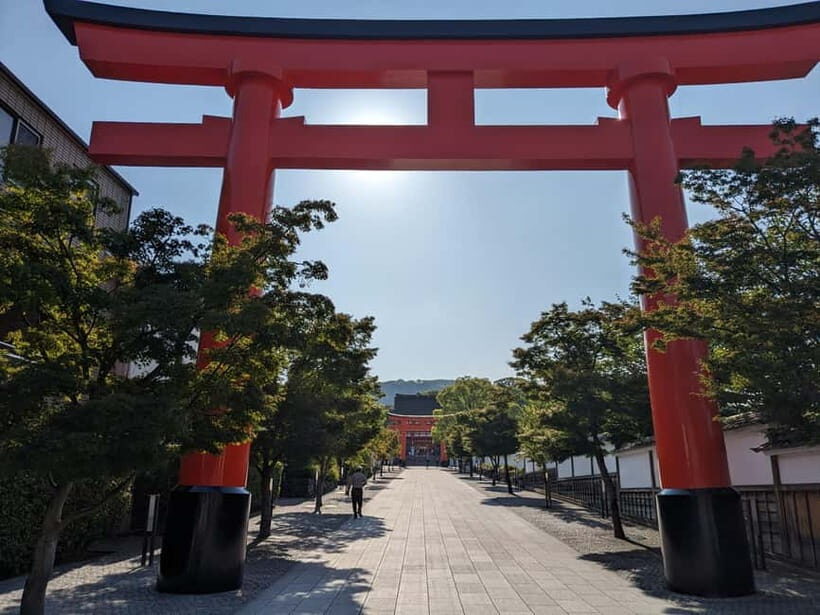 Kyoto: 1.5-Hour Guided Tour of Fushimi Inari Shrine - What you’re paying for with this $32 price tag