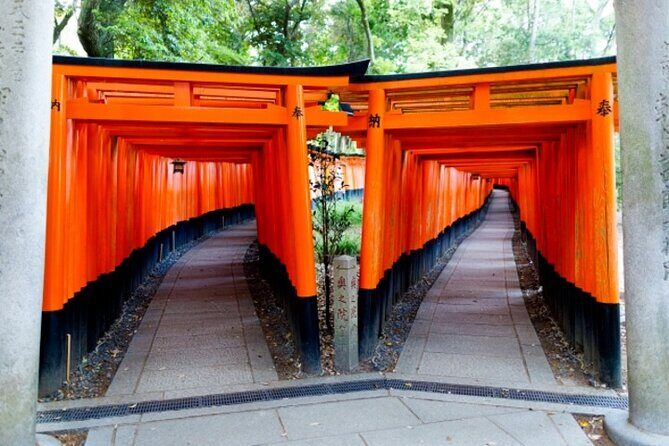 Kyoto 1 Day Golden Route Bus Tour - Stop 2: Fushimi Inari’s thousand torii gates (and how to handle the crowd flow)