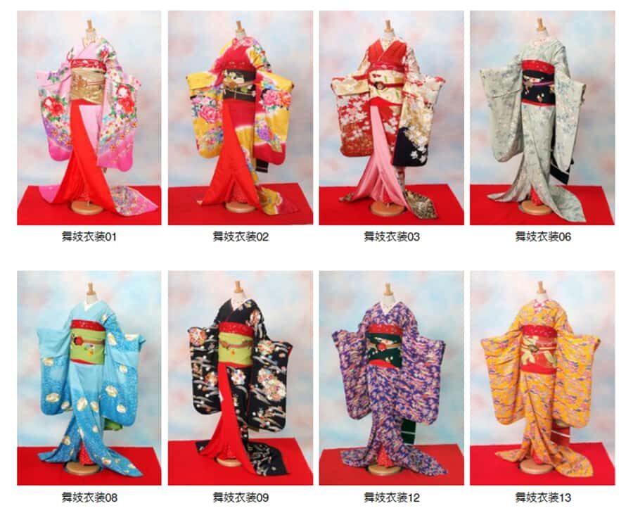 Kyoto: 2-Hour Maiko Makeover and Photo Studio Shoot - Choosing a kimono with season-changing patterns