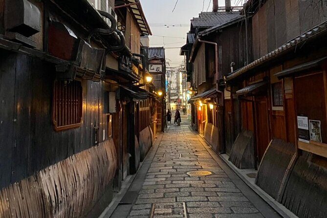 Kyoto 6h Private Tour Fushimi Inari, Kiyomizu, Gion & Hidden Gems - Meeting at Kyoto Station: a smart starting point at 12:00 pm
