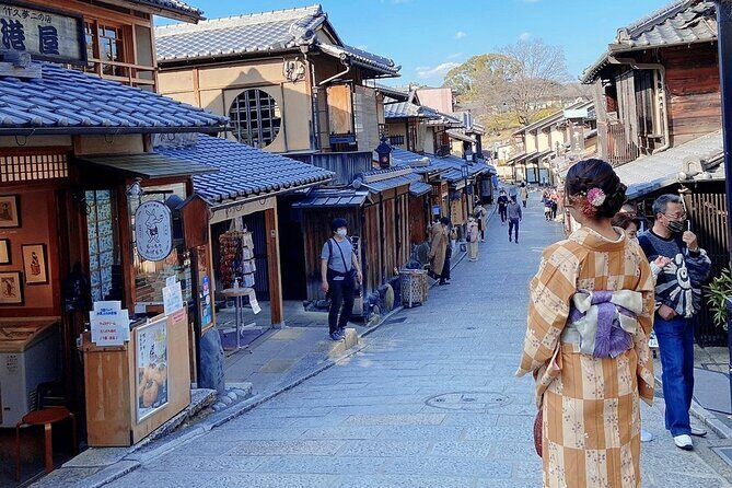Kyoto 6h Private Tour Fushimi Inari, Kiyomizu, Gion & Hidden Gems - Sannenzaka & Ninenzaka slopes: shopping streets with real character