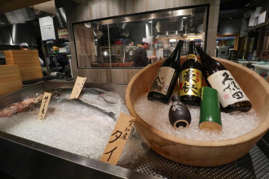 Kyoto : Bar Hopping Tour in Pontocho Alley at Night - Should you book this Kyoto Pontocho bar hopping tour?