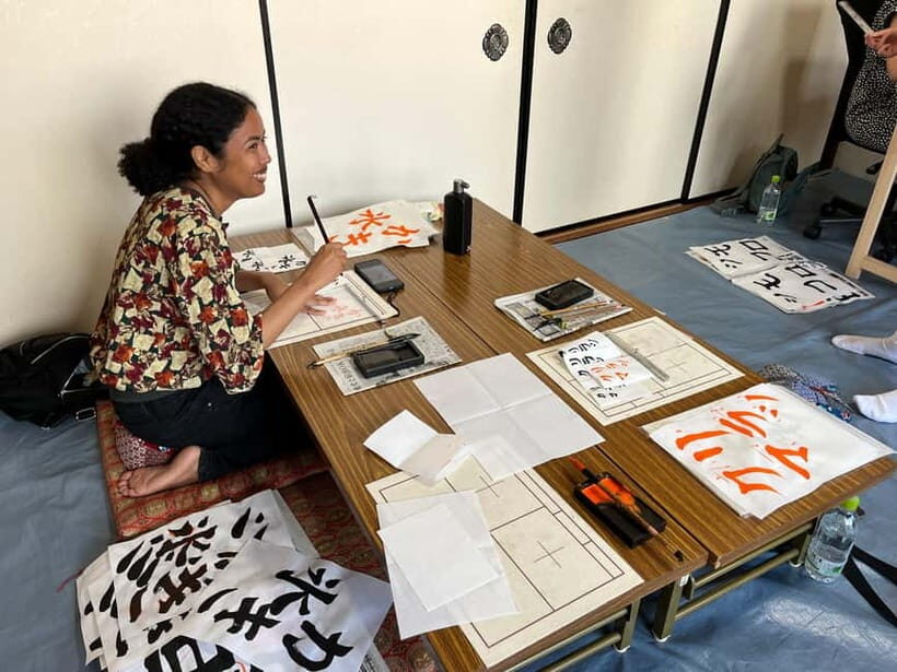 Kyoto: Calligraphy class at Buddhist temple in city center - Language support: how translators keep the lesson from getting stuck