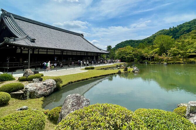 Kyoto Early Bird English Tour: Fushimi-Inari and Arashiyama - Why this early bird Kyoto format beats the daytime crush