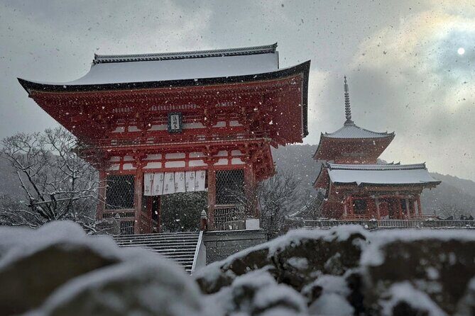 Kyoto Early Bird English Tour: Fushimi Inari & Gion(Private opt) - Yasaka Pagoda (Hokanji Temple): A Nail-Less Legend and a Quick Win
