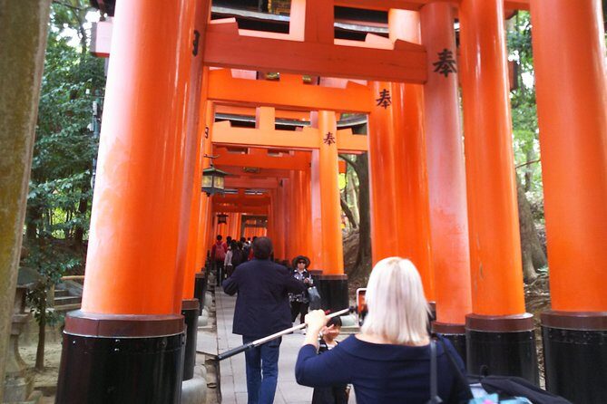 Kyoto Early Bird Walking Tour - Stop 1: Fushimi Inari Taisha before the torii stampede