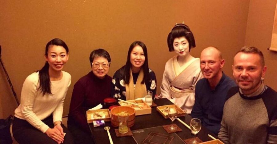 Kyoto Evening Gion Food Tour - Gion at dusk: why this tour starts working before dinner
