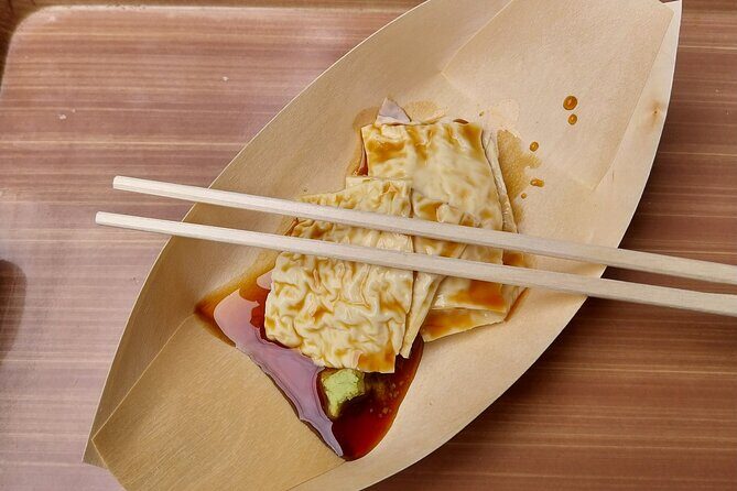 Kyoto Food Tour of 10 Tastings with Wagyu, Mochi & More Surprises - Nishiki Market tastings: where Kyoto flavor rules by instinct