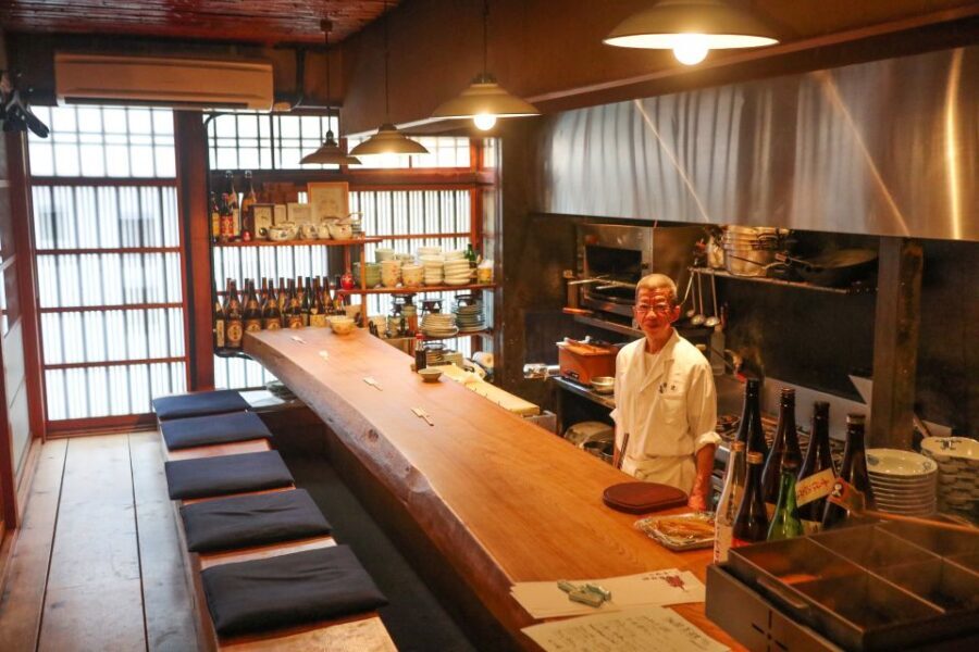 Kyoto: Foodie Night Tour in Gion with 9 dishes + 6 Sake - Ponto-cho nights: second dinner stop and more Kyoto-toybox flavors